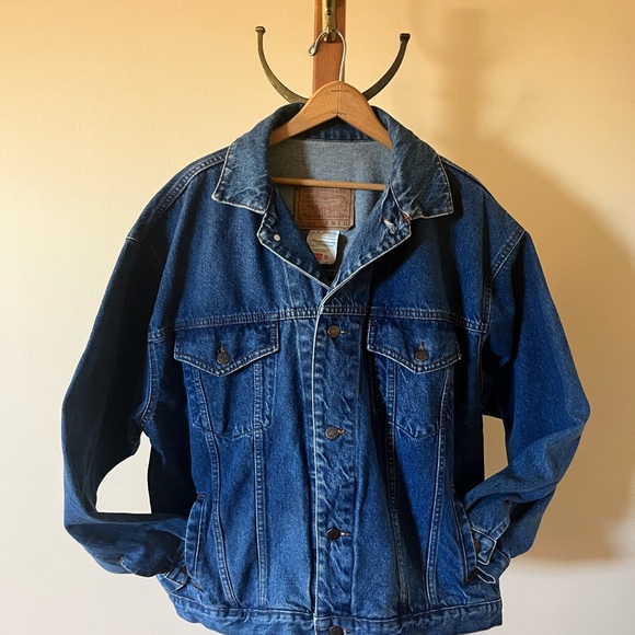 Vintage Levi’s trucker jean jacket blue denim roomy, oversized fit button-up vtg - Picture 14 of 15